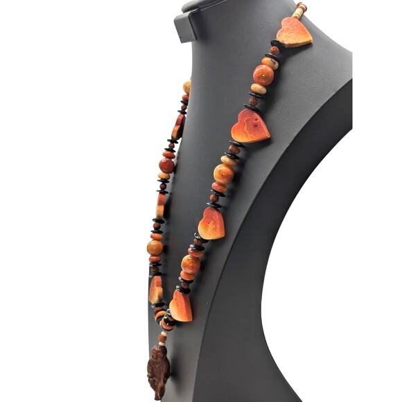 Vintage Apple Sponge Coral Heart Bead Netsuke Man Beating Drum Pendant Necklace - Picture 3 of 14